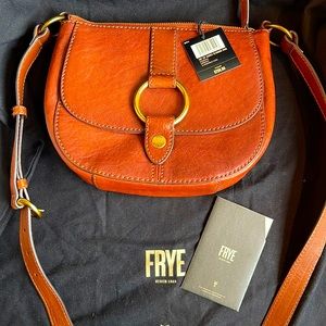 Frye Top Zip Saddle with Round Ring Purse- New